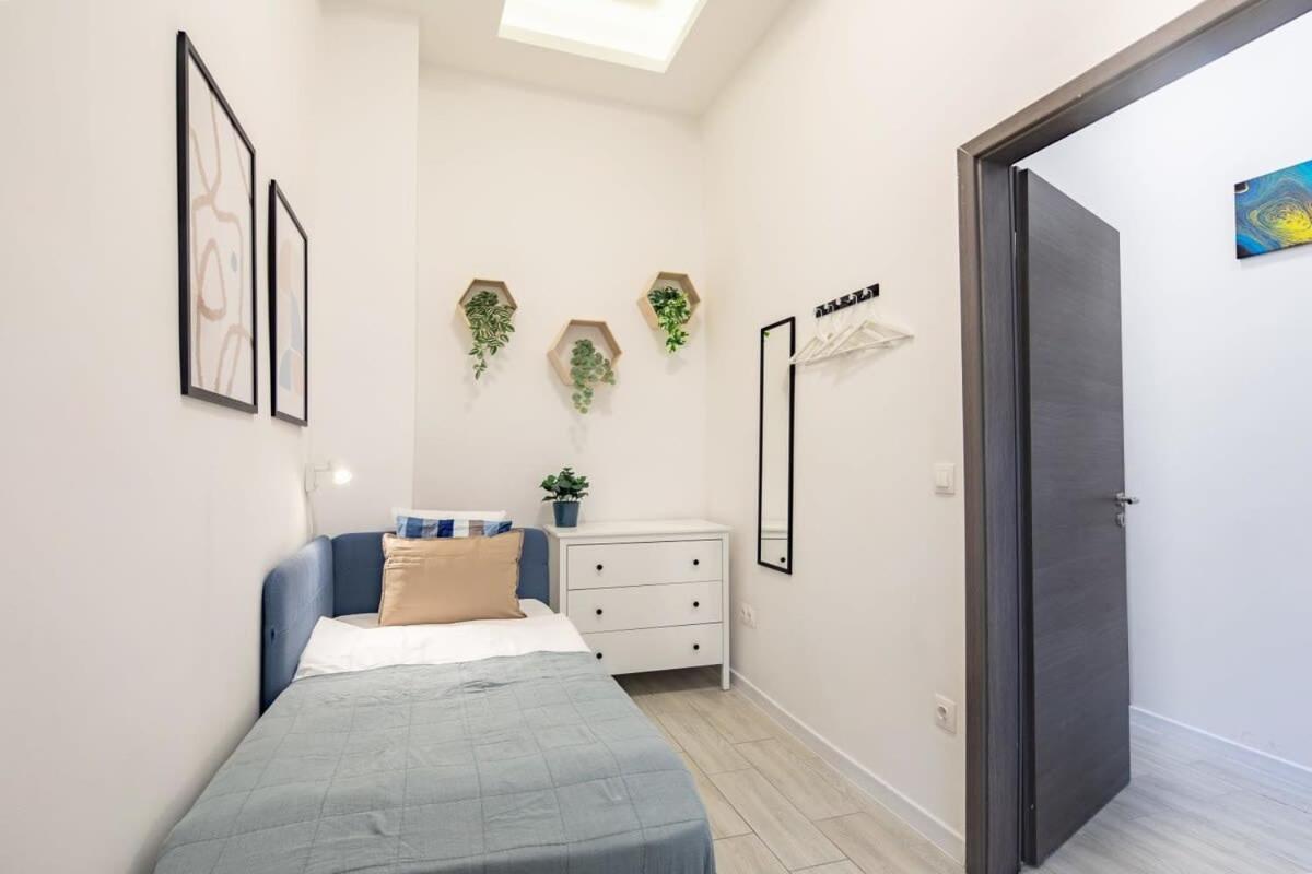 Central Room For Solo Traveller บูดาเปสต์ ภายนอก รูปภาพ