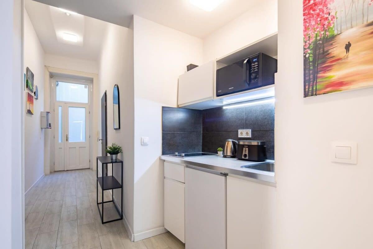 Central Room For Solo Traveller บูดาเปสต์ ภายนอก รูปภาพ